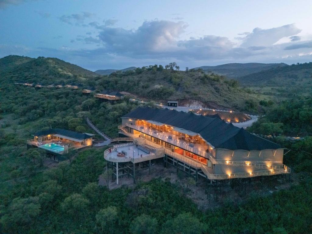 Luxury tented camp in the Serengeti